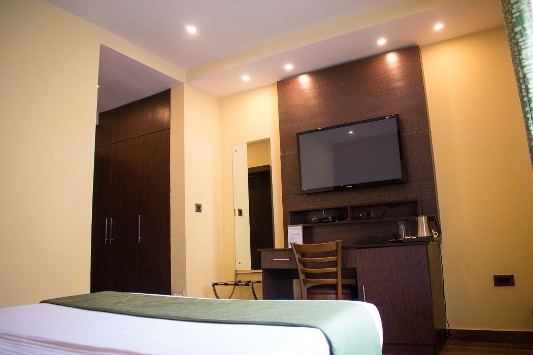 Atlantic Hotel And Suites 16/83
