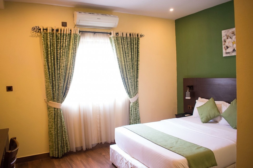 Atlantic Hotel And Suites 28/83