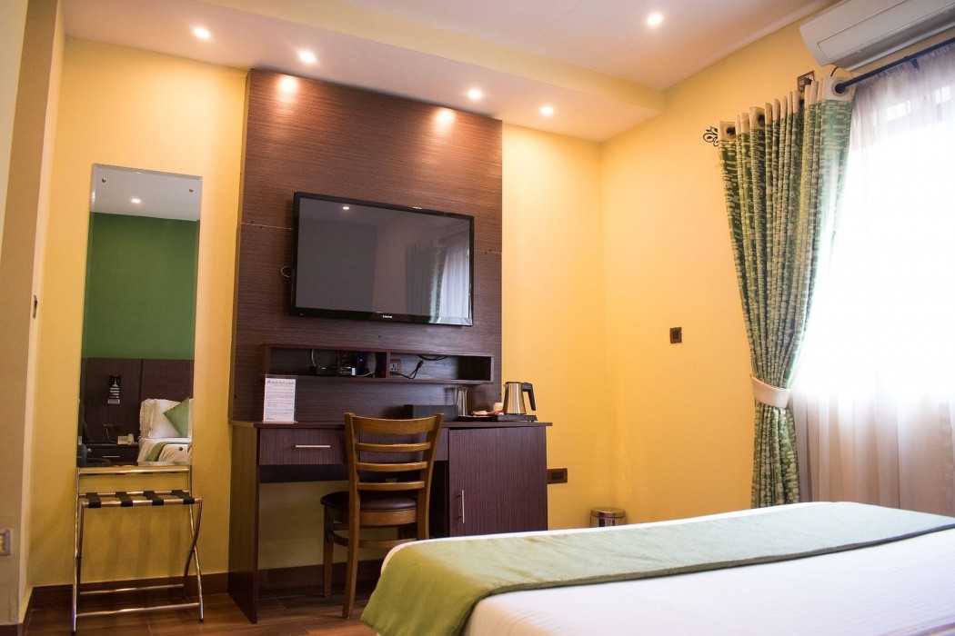 Atlantic Hotel And Suites 18/83