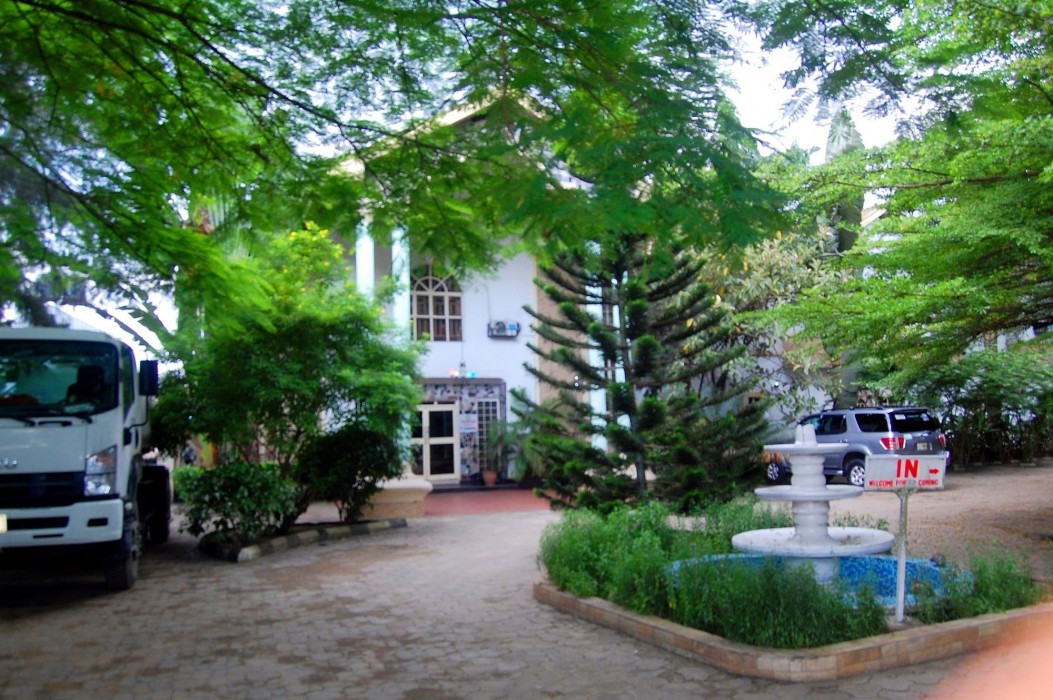De-B Garden Hotel 16/38