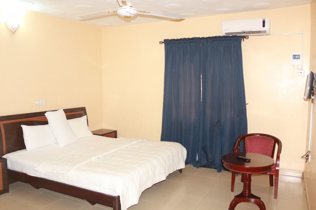 Ann's Haven Hotel & Suites 10/19