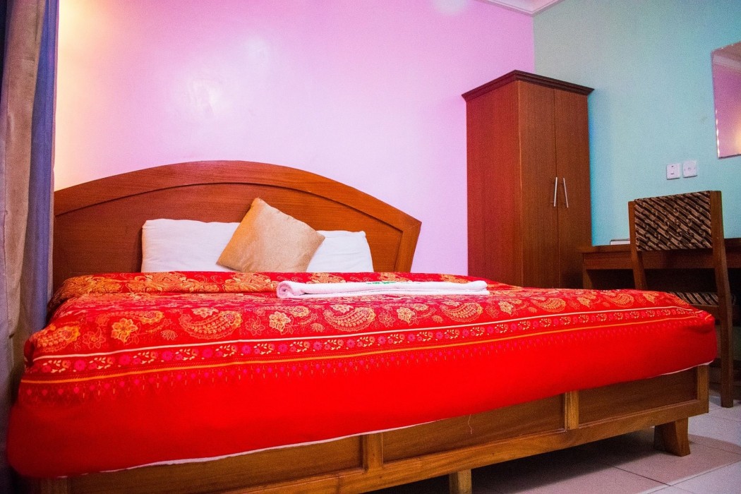 Golden Destiny Hotel Limited 66/100