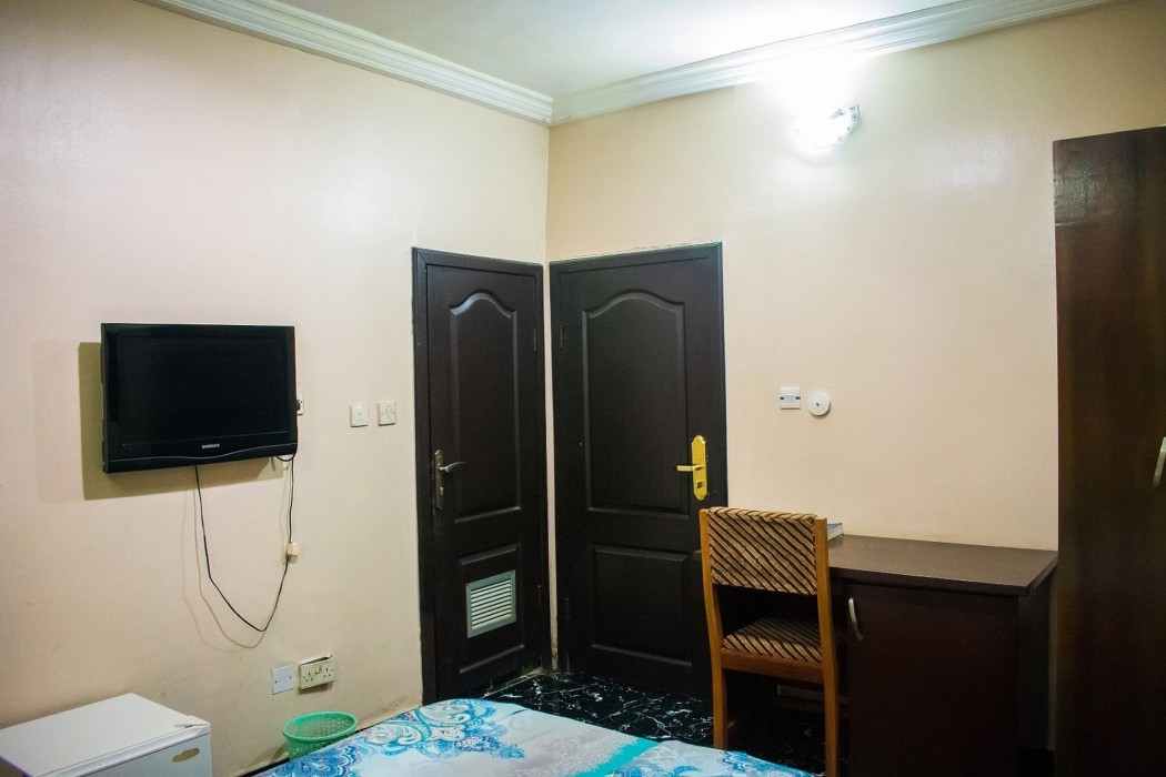 Golden Destiny Hotel Limited 69/100