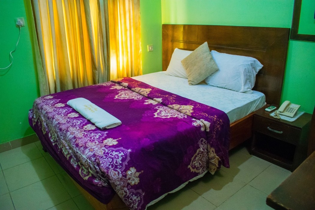 Golden Destiny Hotel Limited 40/100
