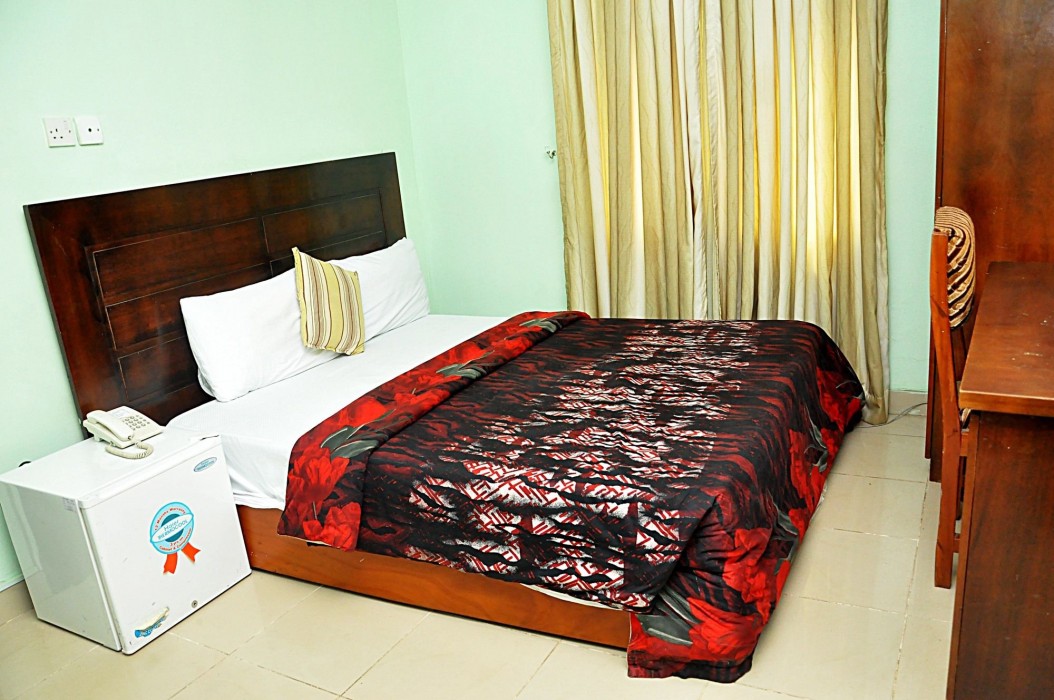 Golden Destiny Hotel Limited 67/100