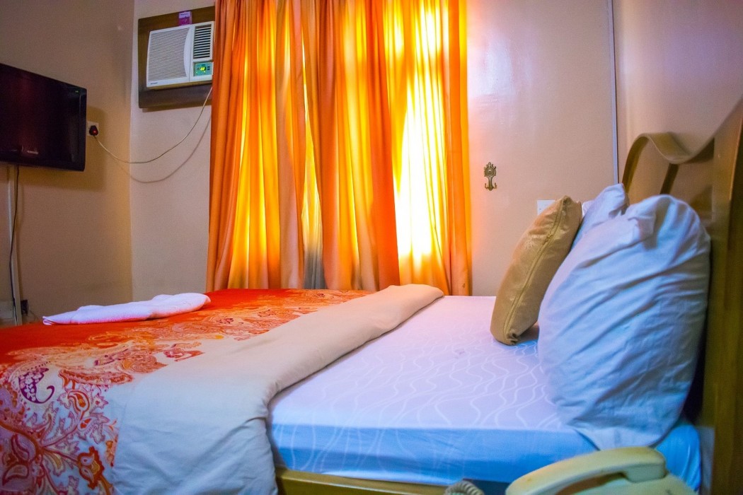 Golden Destiny Hotel Limited 49/100