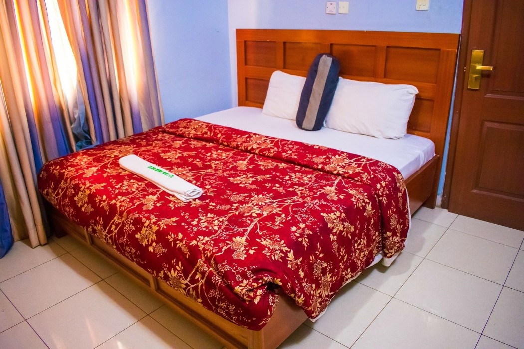Golden Destiny Hotel Limited 71/100