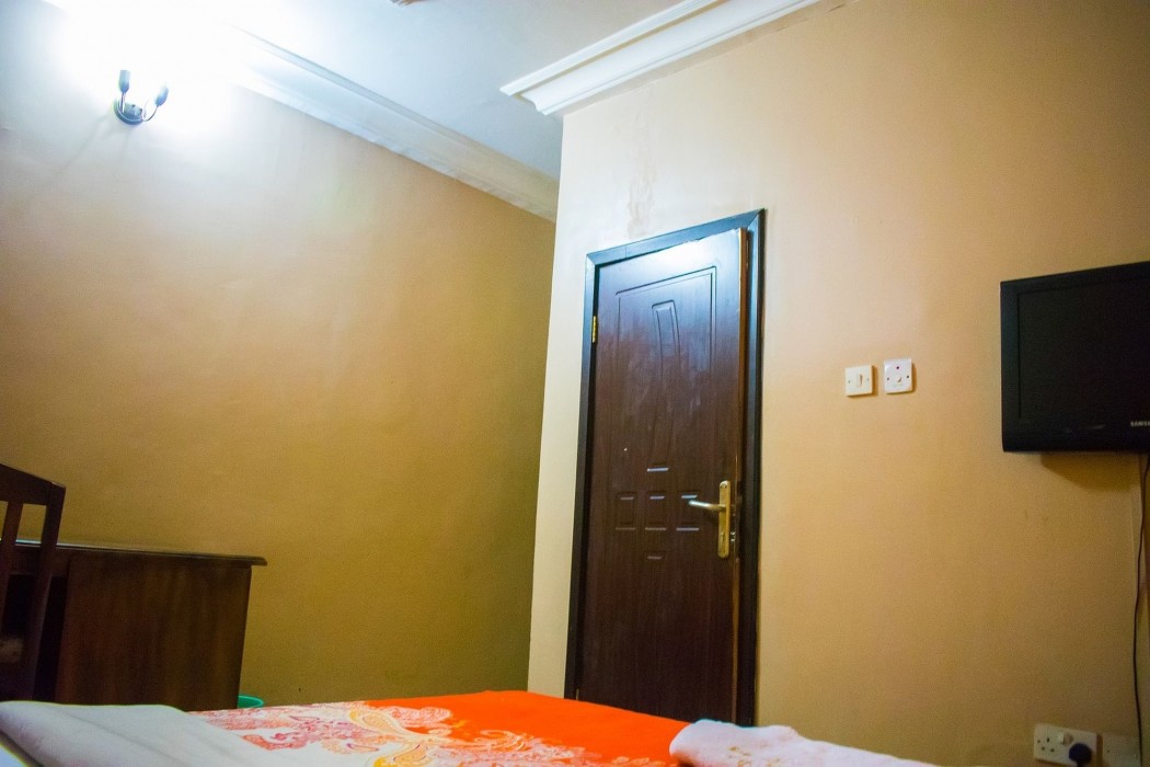 Golden Destiny Hotel Limited 41/100