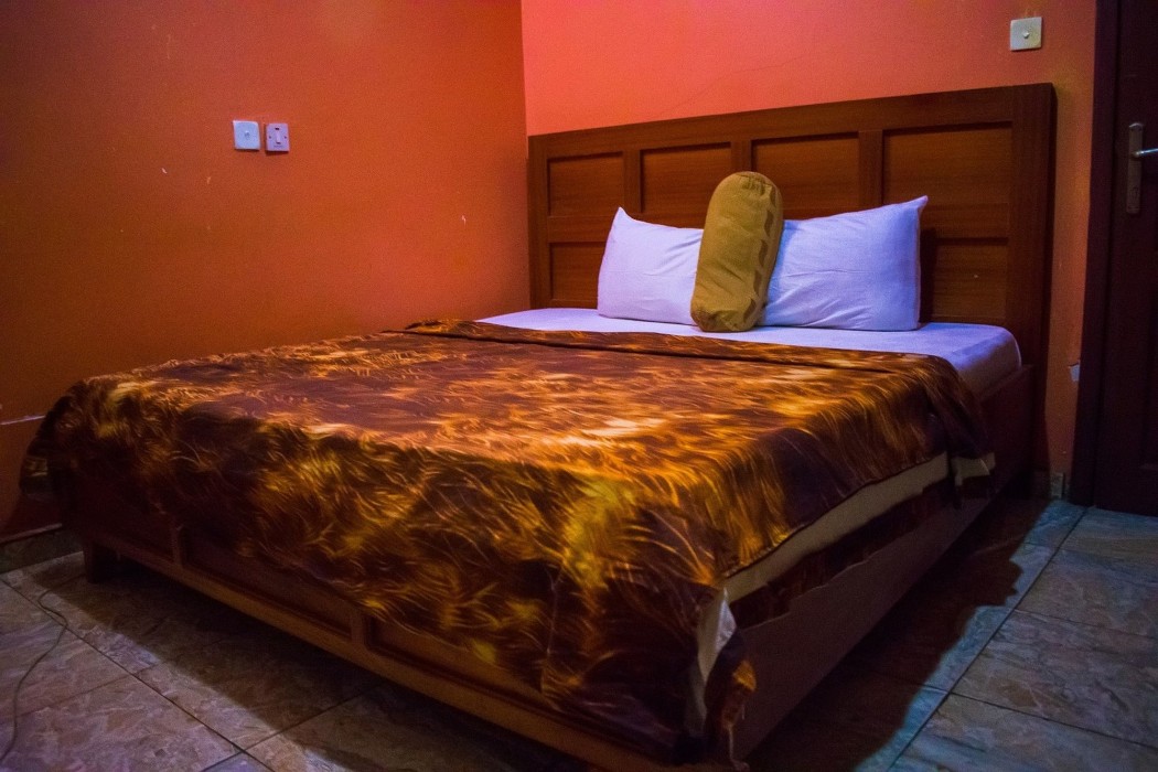 Golden Destiny Hotel Limited 54/100