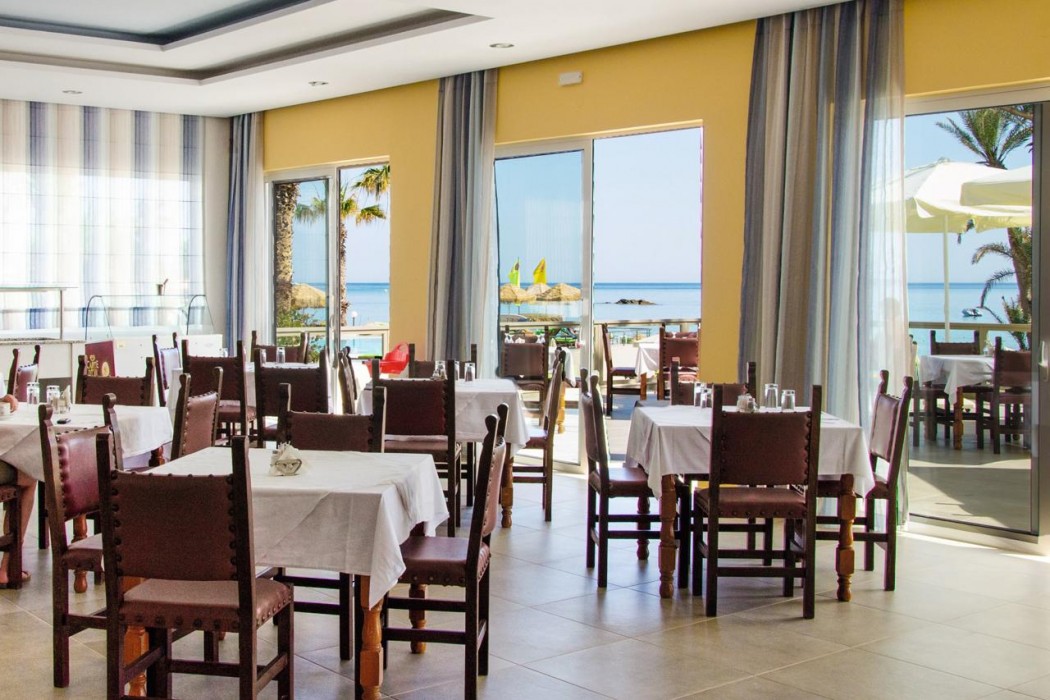 Zeus Hotels Palm Beach Hotel 24/63