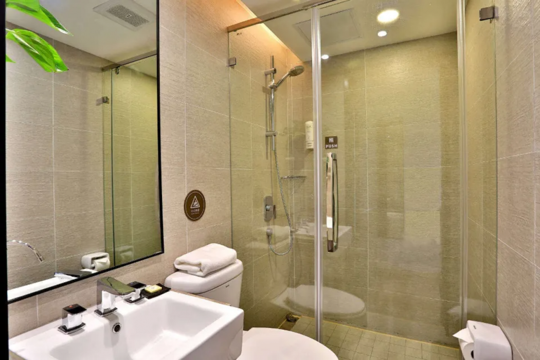 Home Inn Plus (Hangzhou West Lake lakeside Wushan Plaza Hefang Street store) 17/40