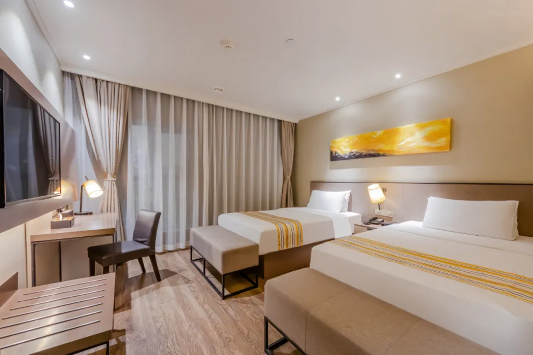 Home Inn Plus (Hangzhou West Lake lakeside Wushan Plaza Hefang Street store) 18/40
