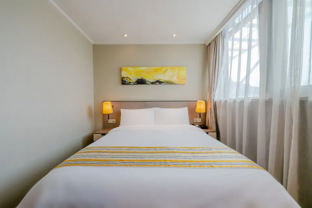 Home Inn Plus (Hangzhou West Lake lakeside Wushan Plaza Hefang Street store) 16/40