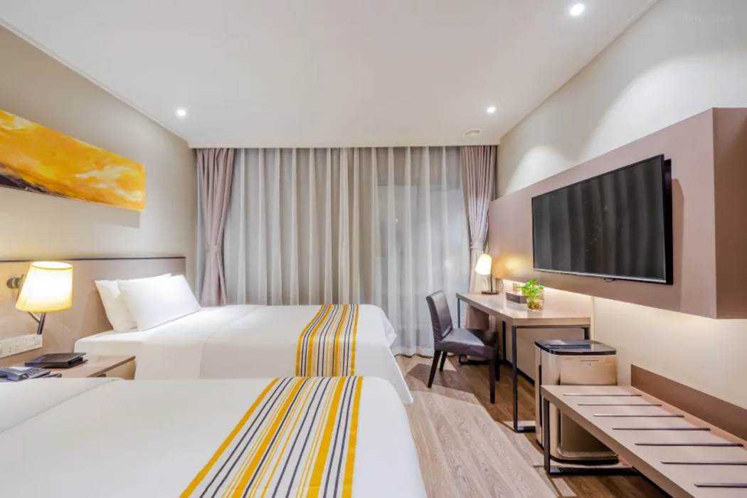 Home Inn Plus (Hangzhou West Lake lakeside Wushan Plaza Hefang Street store) 19/40