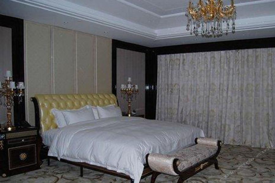 Jinyue Hotel 24/45