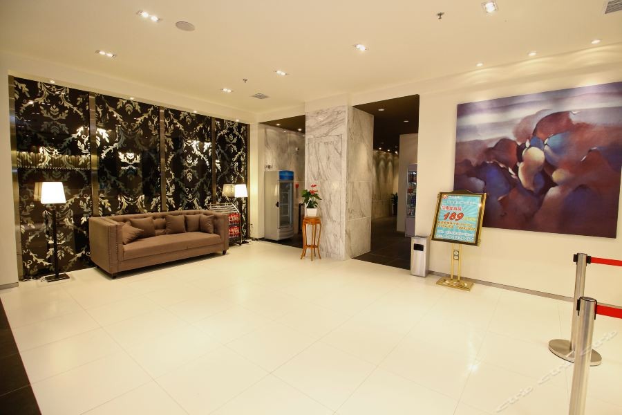 Jinjiang Inn Select (Xi'an Jiangong Road Yanxingmen Metro Station) 38/68