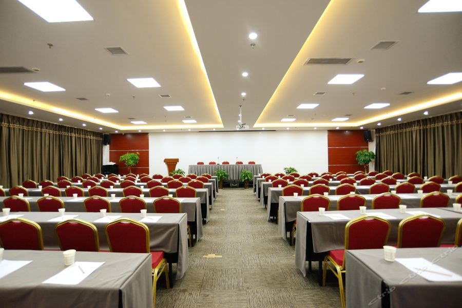 Jinjiang Inn Select (Xi'an Jiangong Road Yanxingmen Metro Station) 43/68