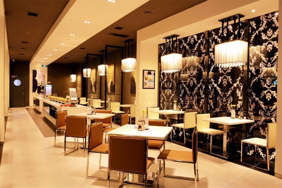 Jinjiang Inn Select (Xi'an Jiangong Road Yanxingmen Metro Station) 32/68