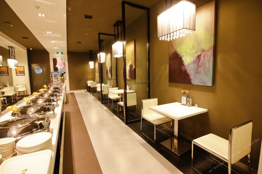 Jinjiang Inn Select (Xi'an Jiangong Road Yanxingmen Metro Station) 34/68