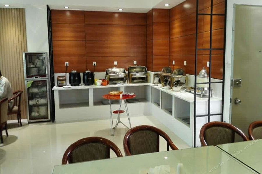 Bafang Junyue Hotel (Zhanjiang Yingzhan Square) — photo 2
