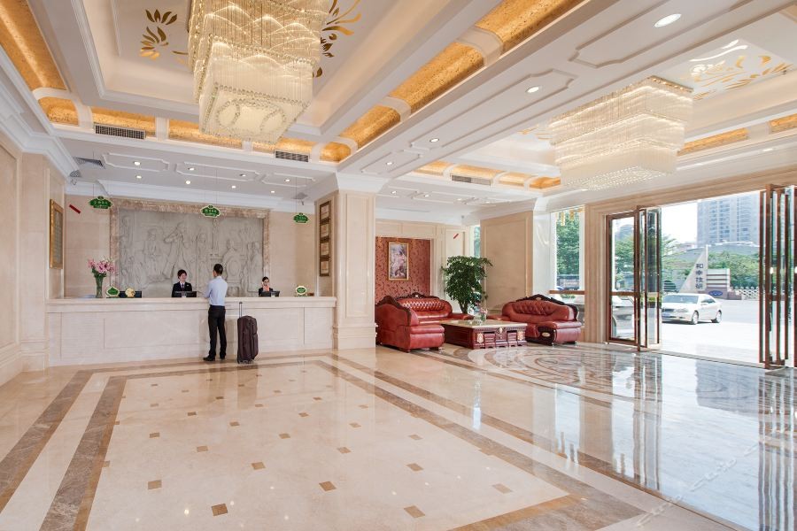 Vienna Hotel (Huizhou Zhongkai Chenjiang Avenue) 15/25