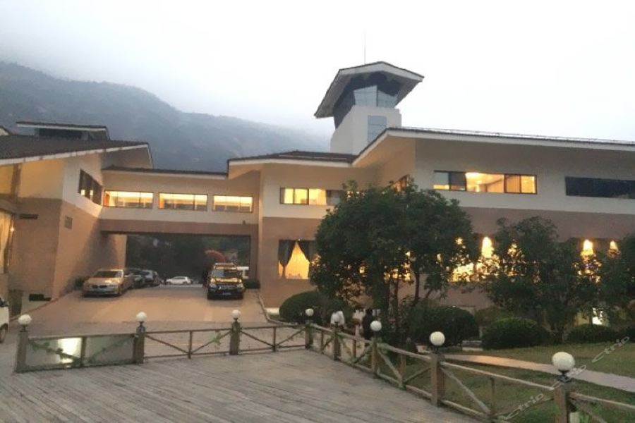 Yaoxi Dynasty Hotel 16/47