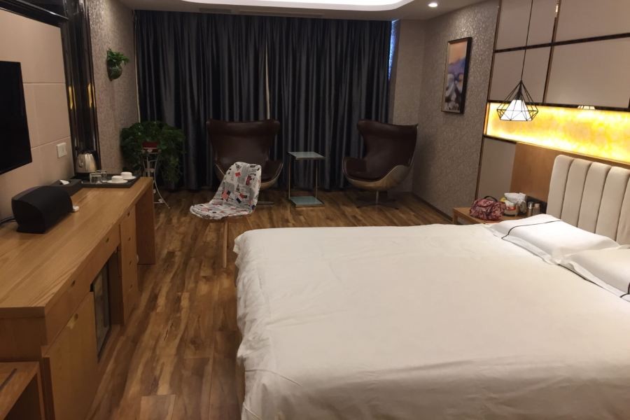 Chengzi Crystal Hotel 7/19