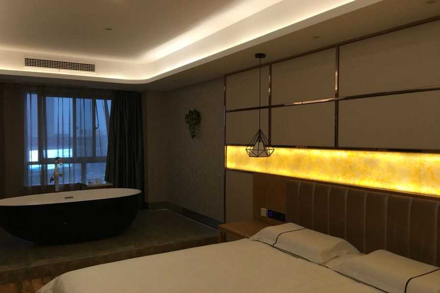 Chengzi Crystal Hotel 9/19