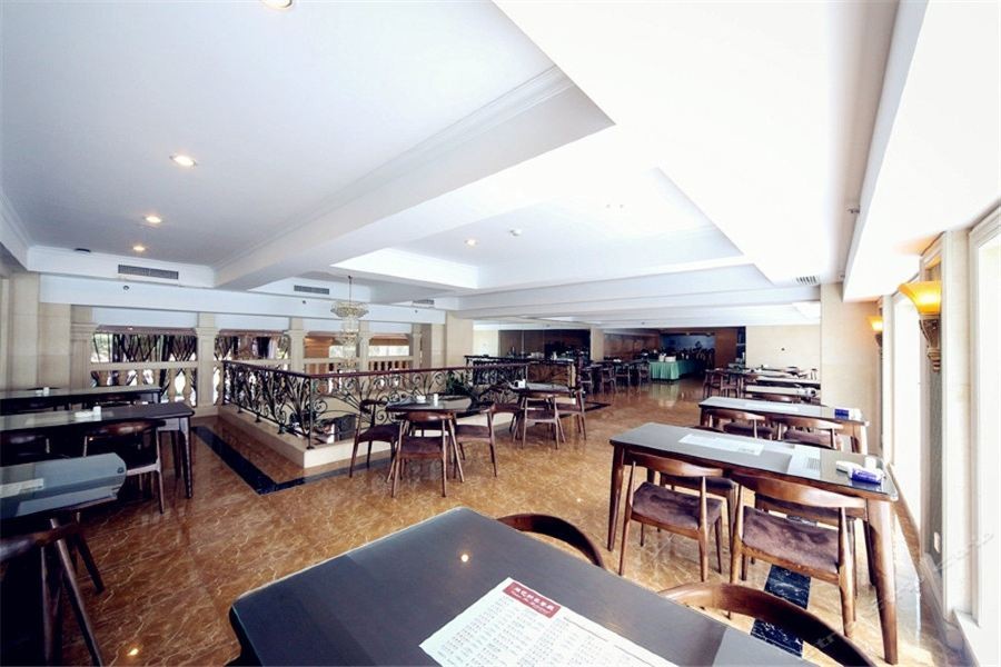 Vienna Hotel (Shanghai Hongqiao Airport Jiuting) 10/16