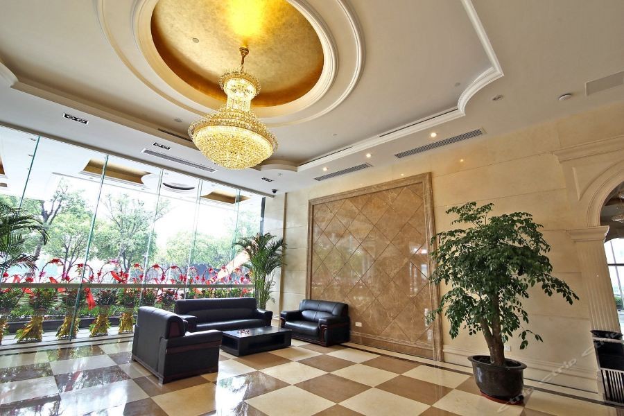 Vienna Hotel (Shanghai Hongqiao Airport Jiuting) 14/16