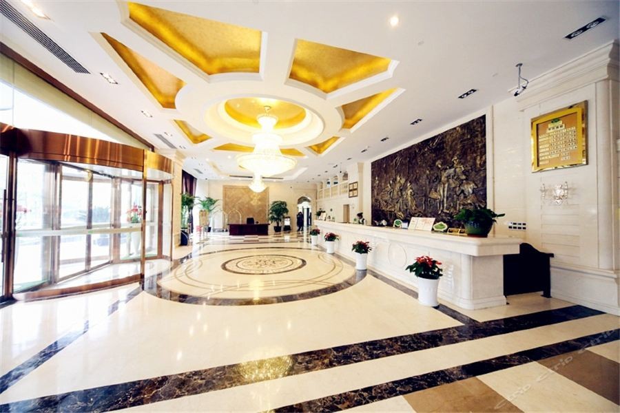 Vienna Hotel (Shanghai Hongqiao Airport Jiuting) 7/16