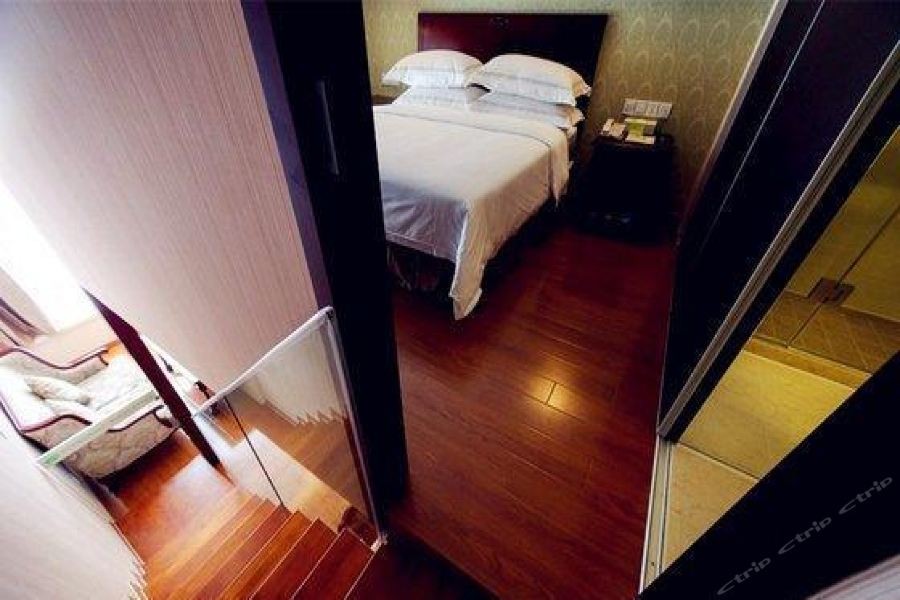 Vienna Hotel (Shanghai Hongqiao Airport Jiuting) 12/16