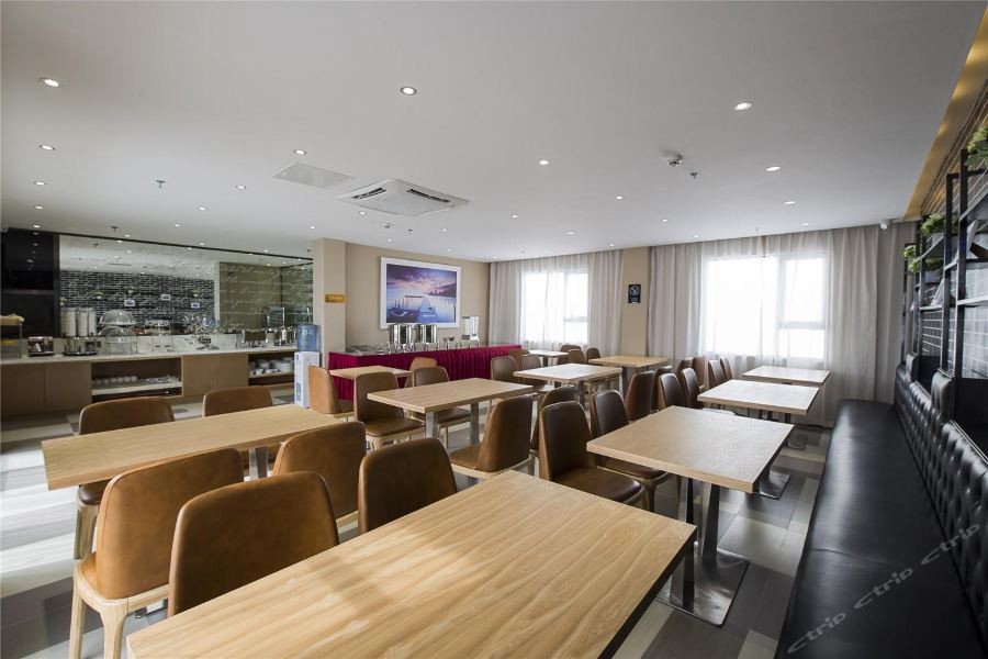 Yeste Hotel 4/11