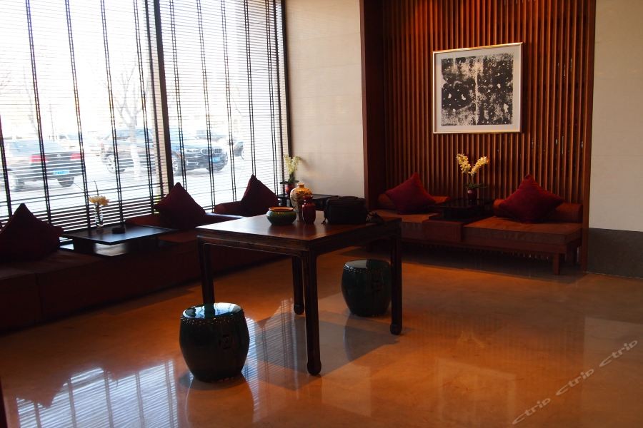 Ruili Hotel 30/40