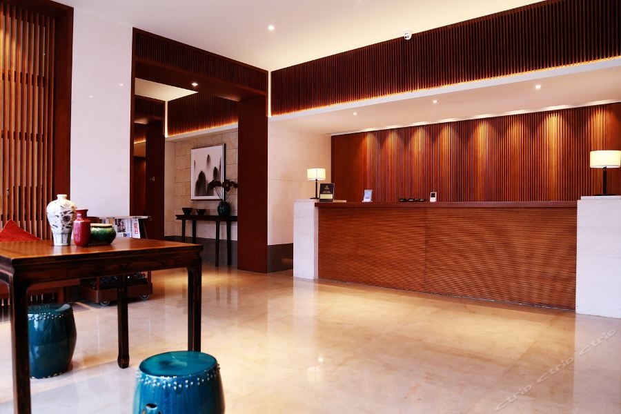 Ruili Hotel 17/40