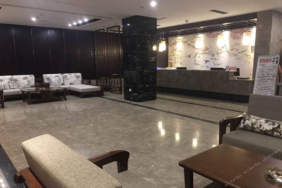 Chonpines Hotel (Yiwu International Trade City) 7/31