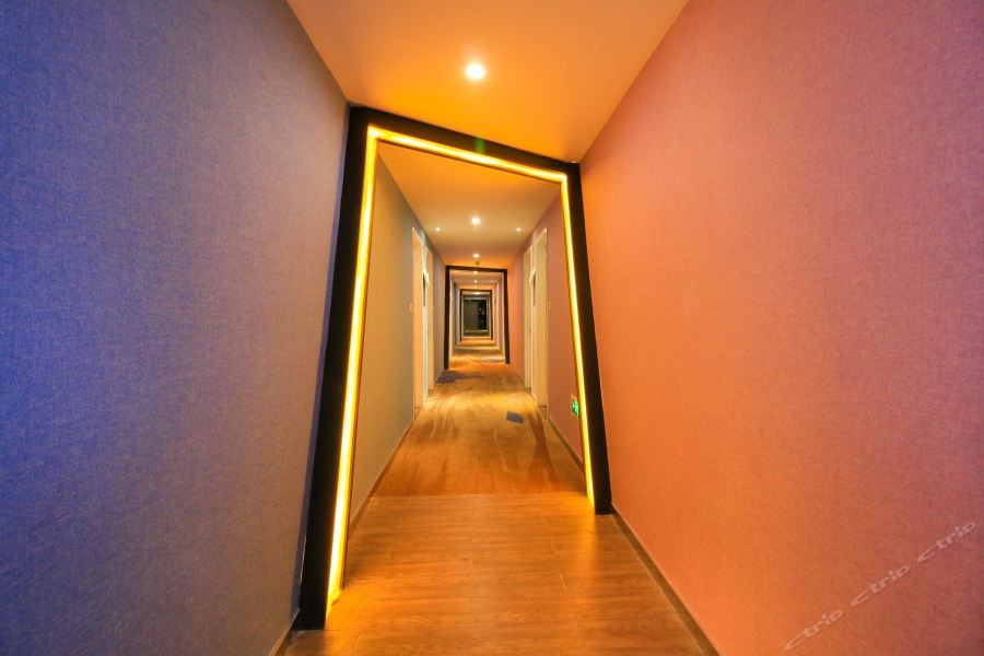 Chonpines Hotel (Yiwu International Trade City) 8/31