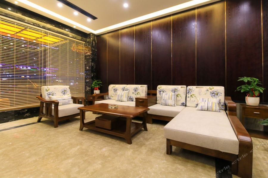 Chonpines Hotel (Yiwu International Trade City) 20/31