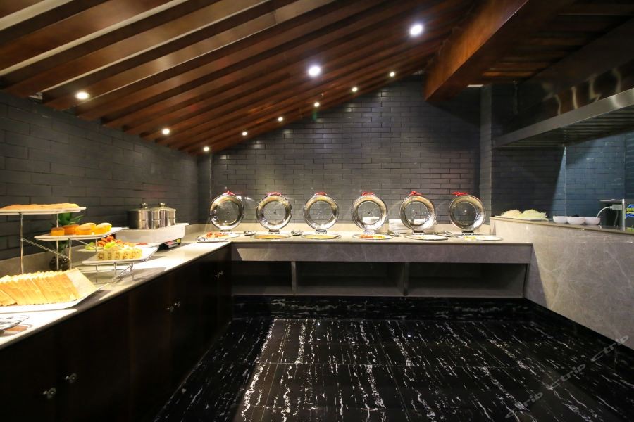 Chonpines Hotel (Yiwu International Trade City) 12/31