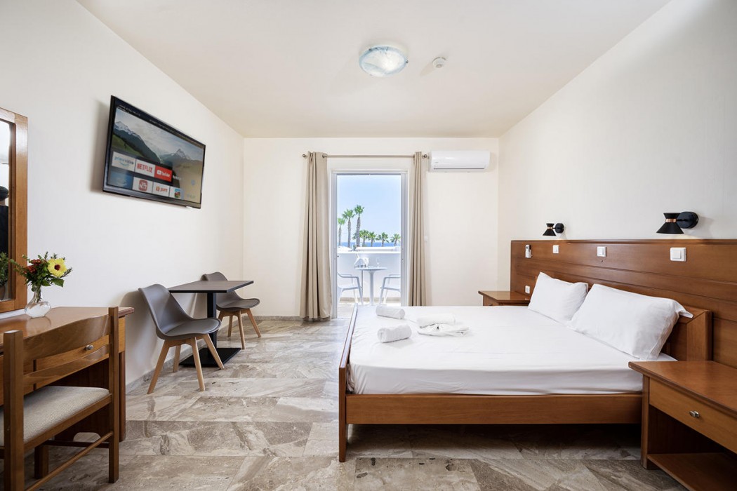 Mammis Beach Hotel 8/63