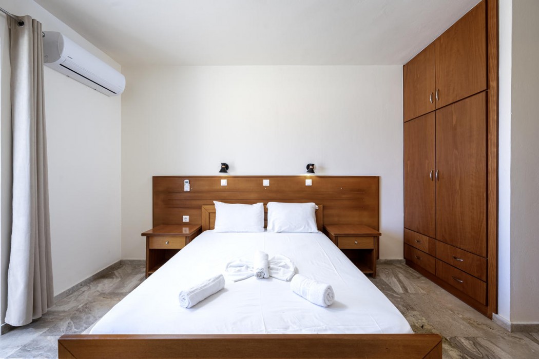 Mammis Beach Hotel 12/63