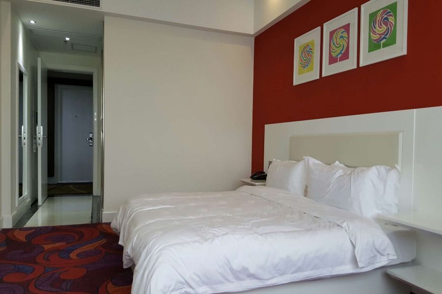 Starway Hotel at Pudong 24/48
