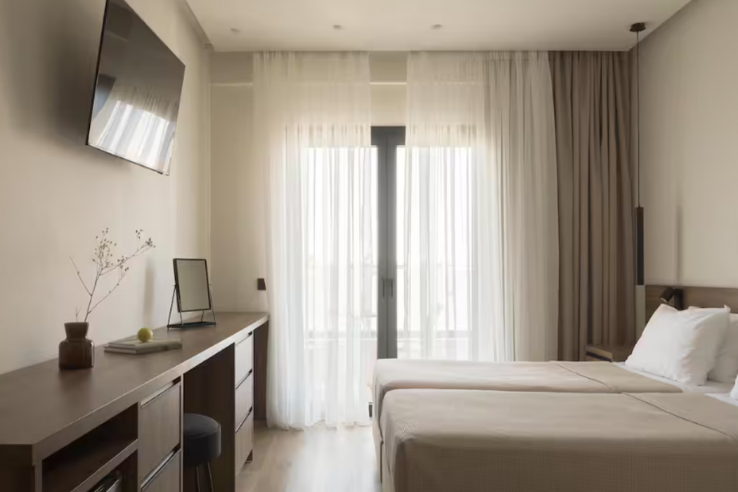 Sergios Hotel 14/63
