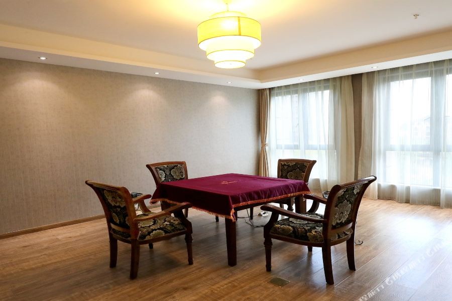 Zhongsheng Hotel 16/35