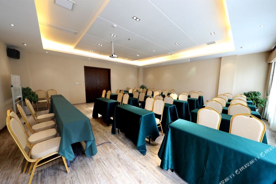 Zhongsheng Hotel 13/35