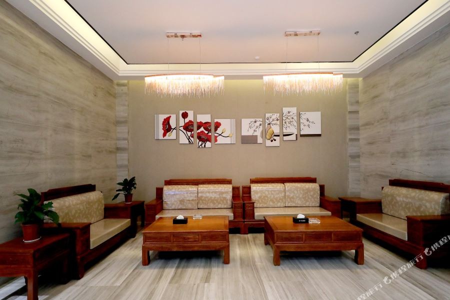 Zhongsheng Hotel 17/35