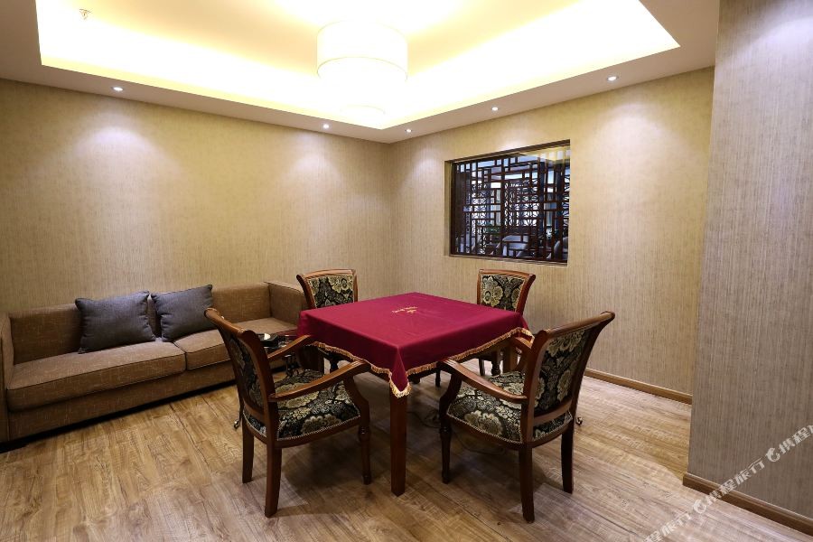 Zhongsheng Hotel 20/35