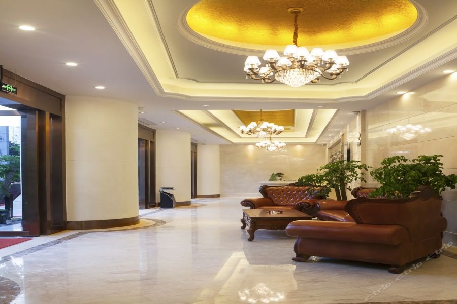 Vienna Hotel (Chongqing Yuanjiagang Metro Station) 34/58