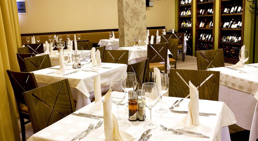 MURITE CLUB HOTEL(FORMERLY White Fir Valley Resort) 21/60
