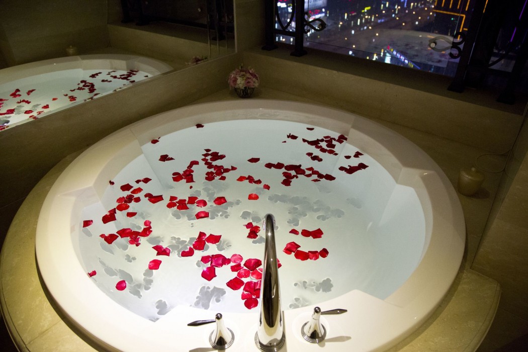 Tonglu World Trade SSAW Boutique Hotel 38/65